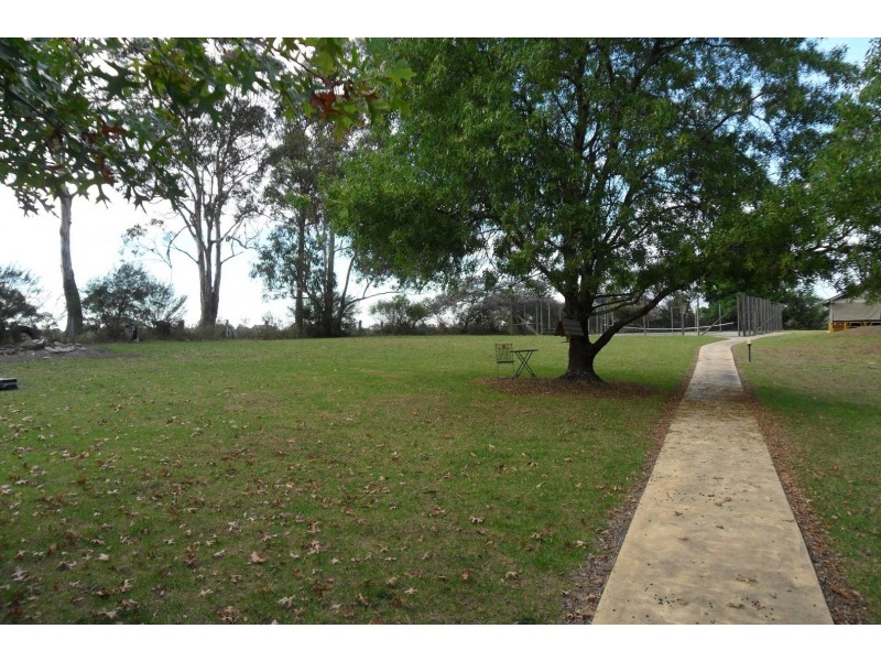 64 Robertsons Road, Kalimna West VIC 3909