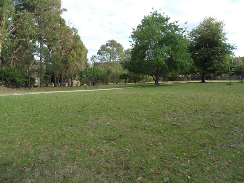 64 Robertsons Road, Kalimna West VIC 3909