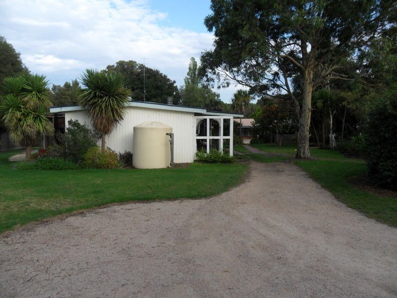64 Robertsons Road, Kalimna West VIC 3909