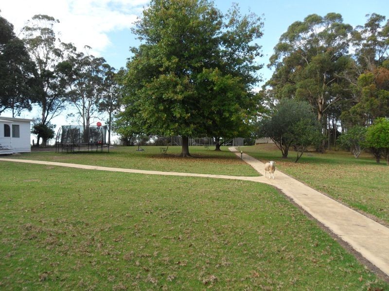 64 Robertsons Road, Kalimna West VIC 3909