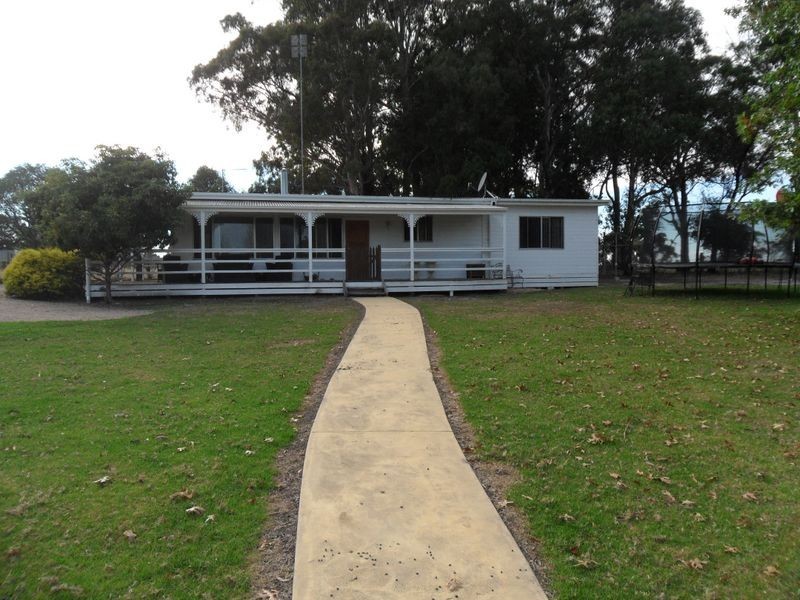 64 Robertsons Road, Kalimna West VIC 3909