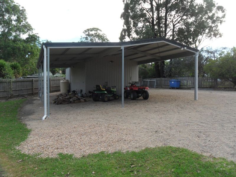 64 Robertsons Road, Kalimna West VIC 3909