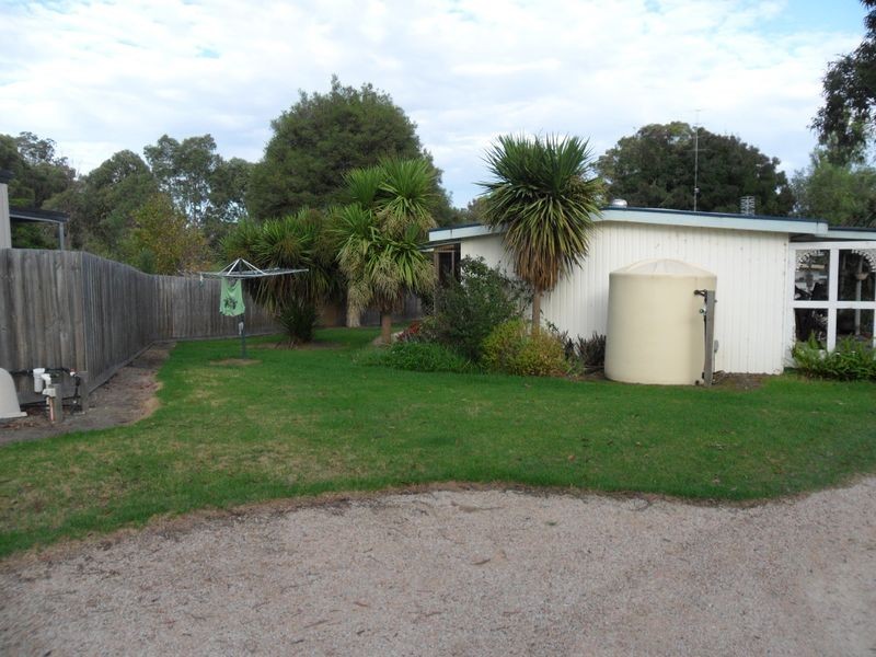 64 Robertsons Road, Kalimna West VIC 3909
