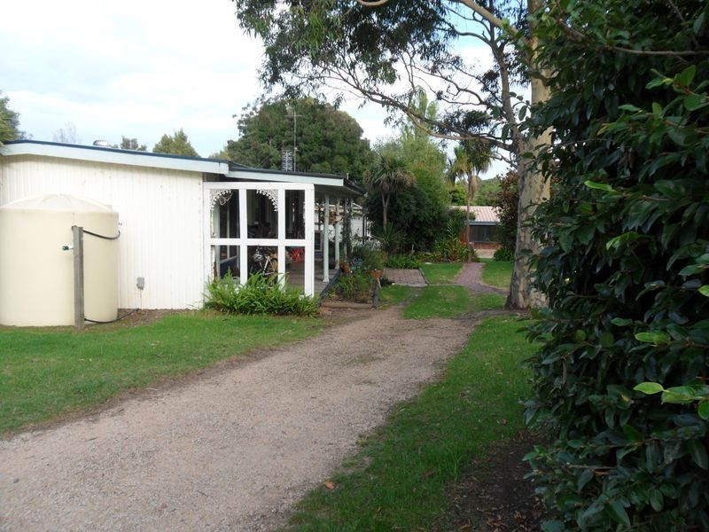 64 Robertsons Road, Kalimna West VIC 3909