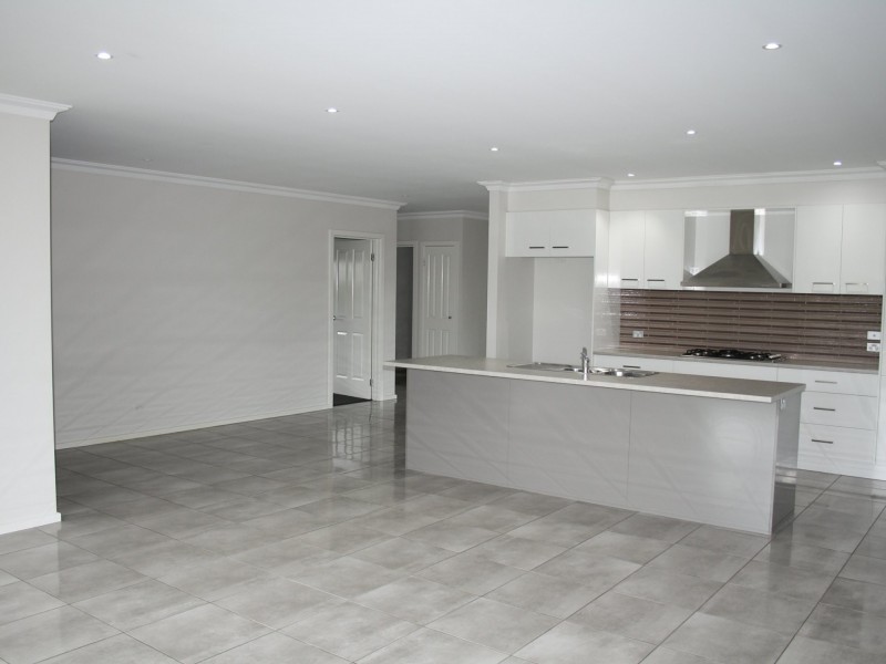 14 Shannon Boulevarde, Bairnsdale VIC 3875