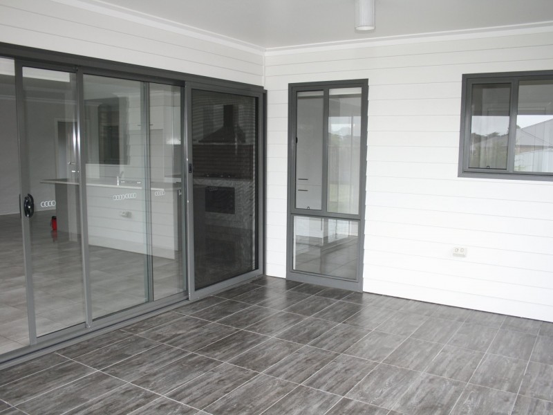 14 Shannon Boulevarde, Bairnsdale VIC 3875