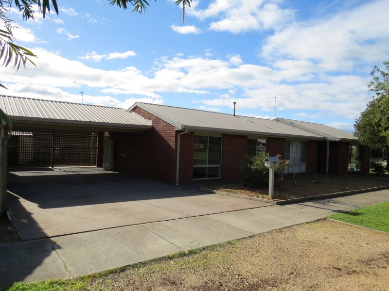 2 Morekana Crescent, Eastwood VIC 3875