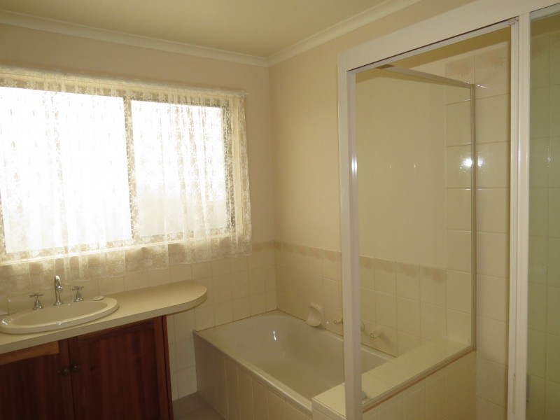 2 Morekana Crescent, Eastwood VIC 3875