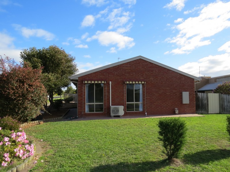 2 Morekana Crescent, Eastwood VIC 3875