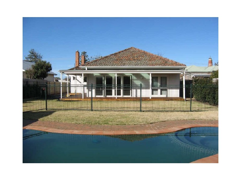 6 Francis Street, Bairnsdale VIC 3875