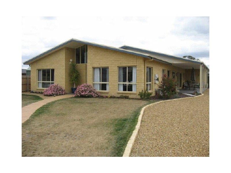 14 Kooralbyn Court, Bairnsdale VIC 3875