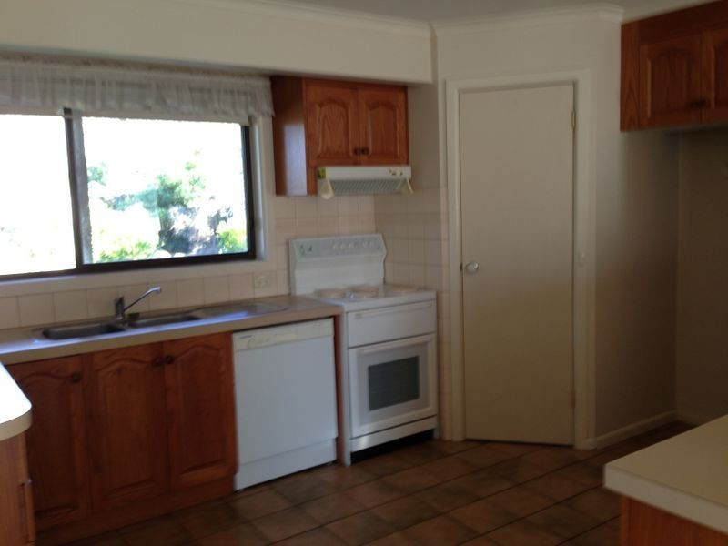 15 Woodward Street, Wy Yung VIC 3875