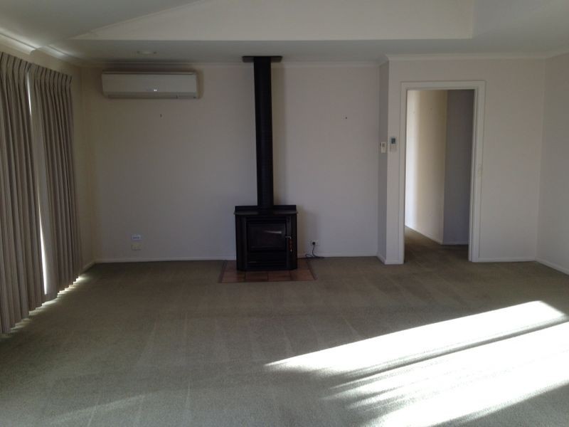 15 Woodward Street, Wy Yung VIC 3875