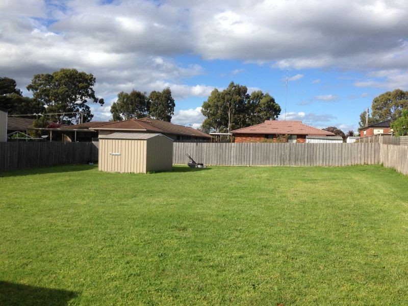 42 Woodward Street, Wy Yung VIC 3875