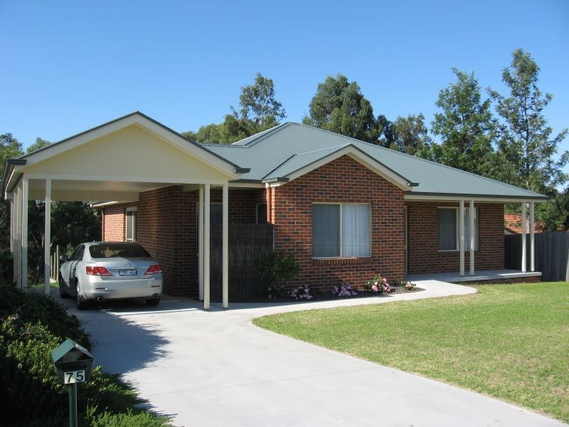 75 Harnham Drive, Bairnsdale VIC 3875