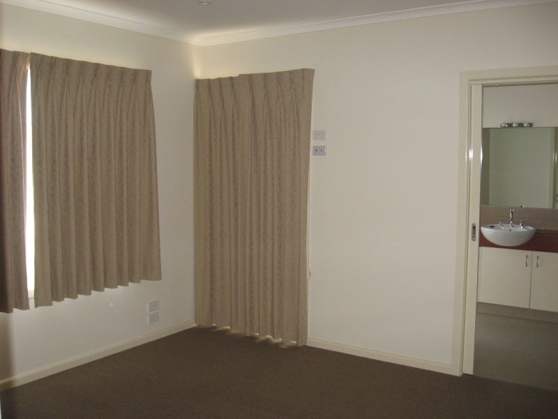 75 Harnham Drive, Bairnsdale VIC 3875