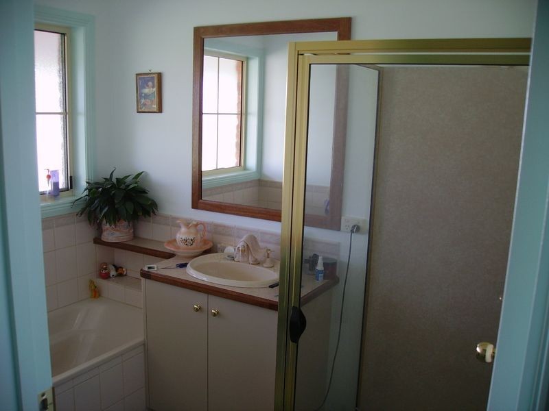 17 Clifton West Road, Wy Yung VIC 3875