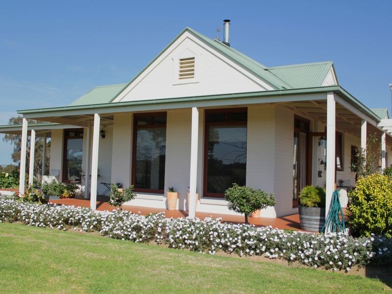 100 Doyles Road, Bairnsdale VIC 3875