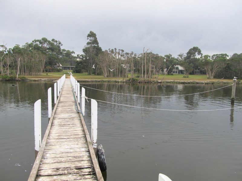 Lodge 15/2 Wattle Point Road, Bairnsdale VIC 3875