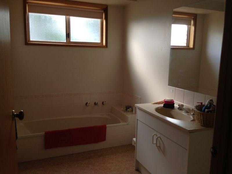 42 Woodward Street, Wy Yung VIC 3875