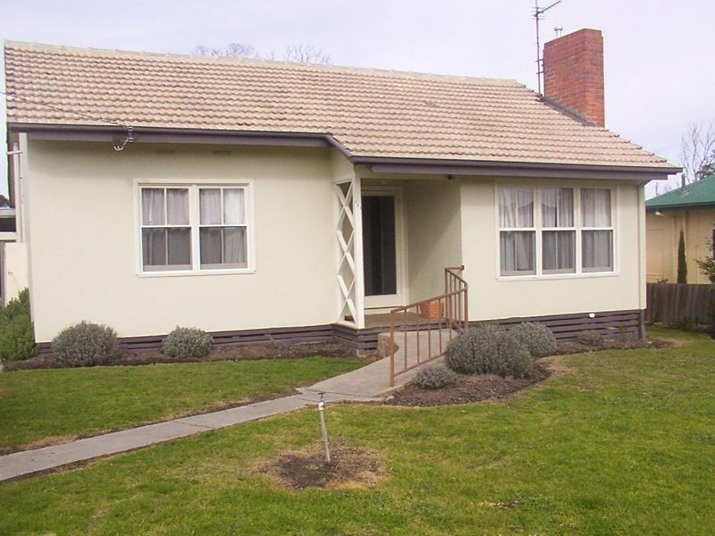 141 Dalmahoy Street, Bairnsdale VIC 3875
