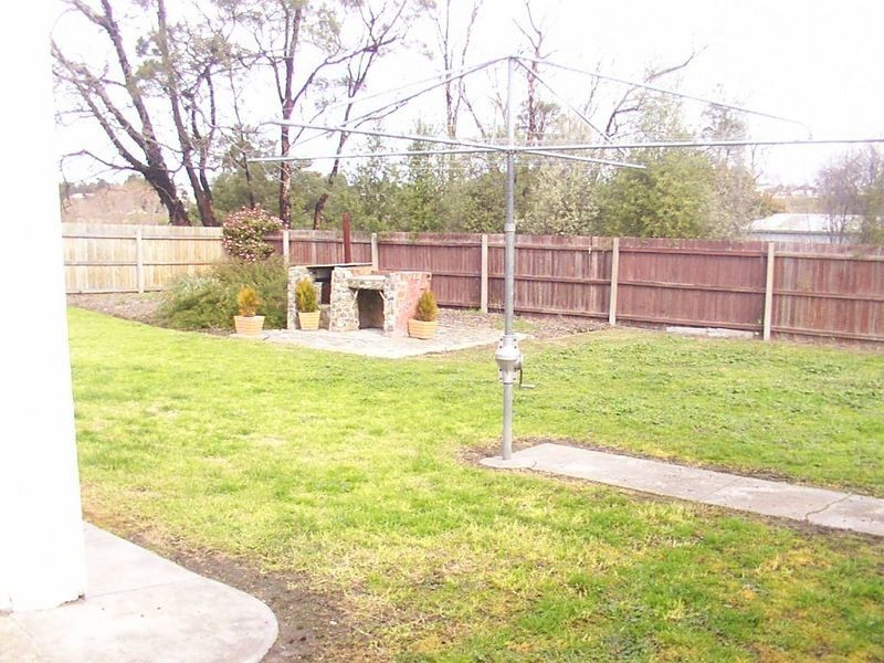 141 Dalmahoy Street, Bairnsdale VIC 3875