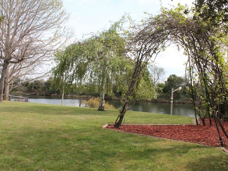 48 Robb Street, Bairnsdale VIC 3875