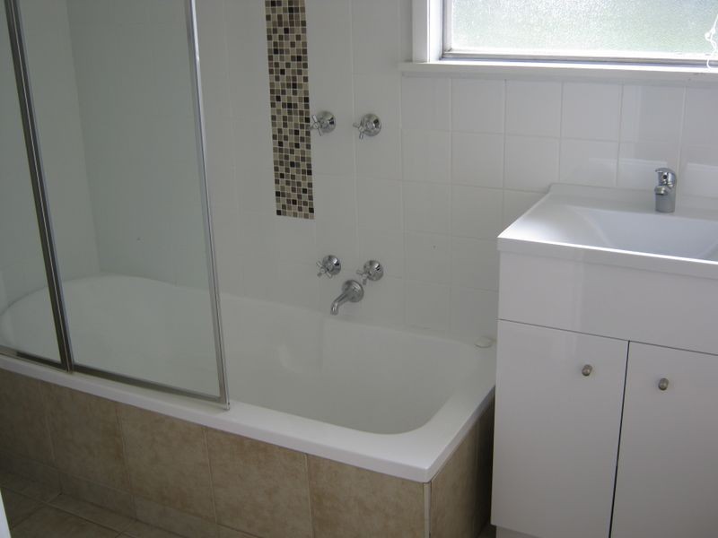 13 Cameron Crescent, Bairnsdale VIC 3875