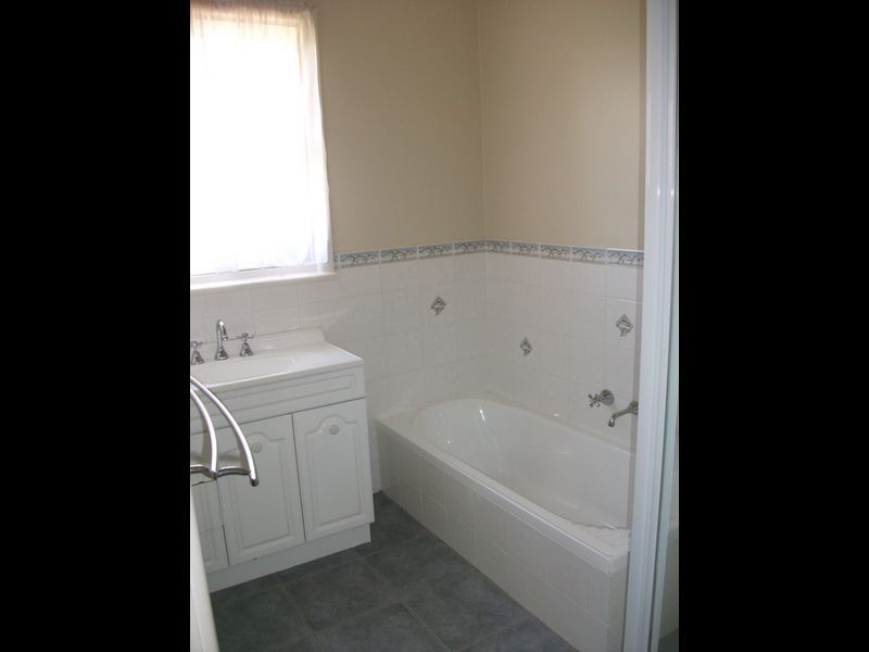 18 Churchill Street, Bairnsdale VIC 3875