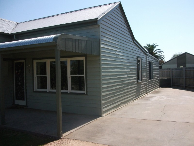 8 Charles Street, Lucknow VIC 3875