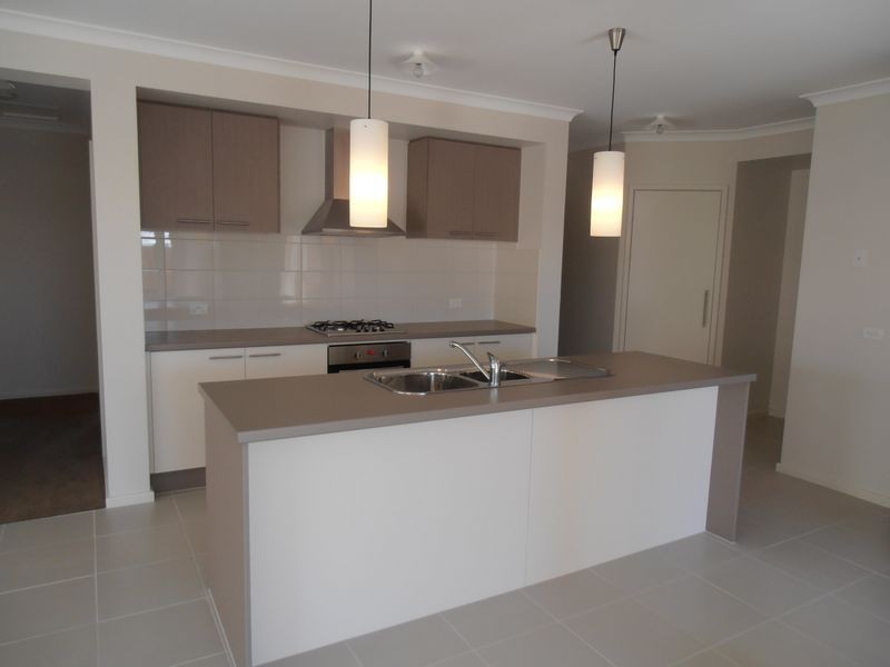 19 Phoebes Way, Bairnsdale VIC 3875