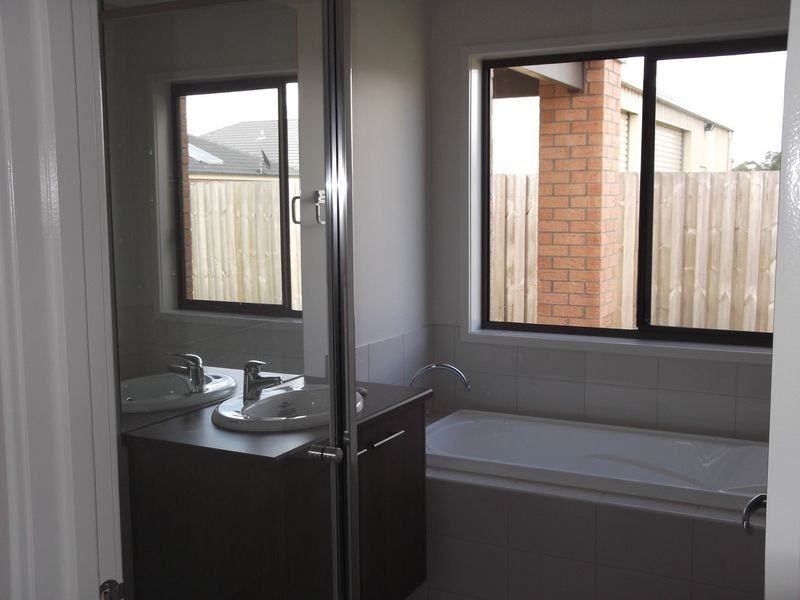 19 Phoebes Way, Bairnsdale VIC 3875
