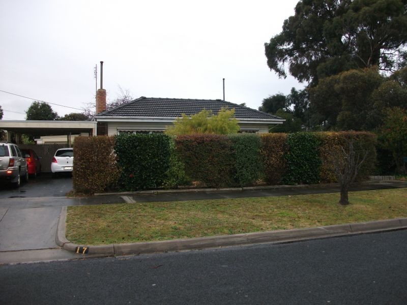 17 Churchill Street, Bairnsdale VIC 3875