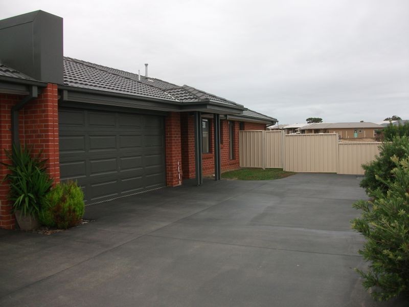 2/18 (Lot50) Lormier Drive, Bairnsdale VIC 3875