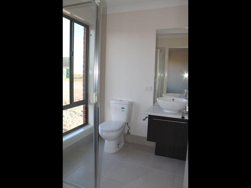 2/18 (Lot50) Lormier Drive, Bairnsdale VIC 3875