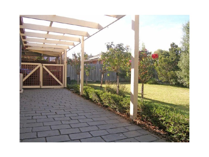 5 Wirrabarra Place, Berwick VIC 3806