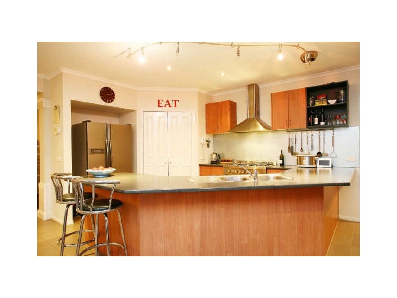 2 Selwyn Court, Berwick VIC 3806