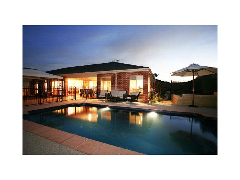 2 Selwyn Court, Berwick VIC 3806