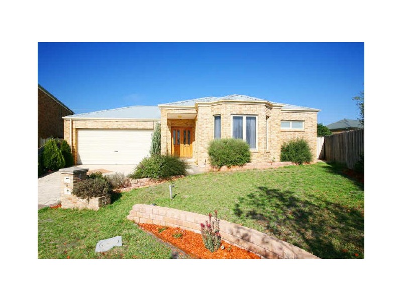 8 Pineview Court, Narre Warren South VIC 3805