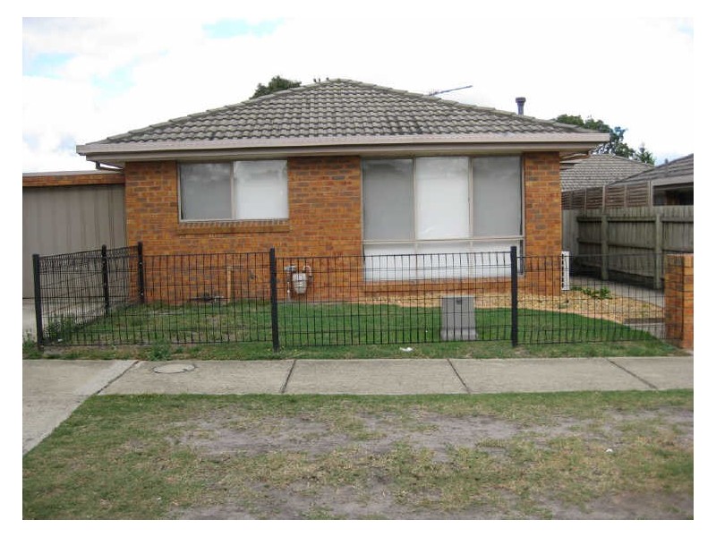 2/56 Elizabeth Street, Cranbourne VIC 3977