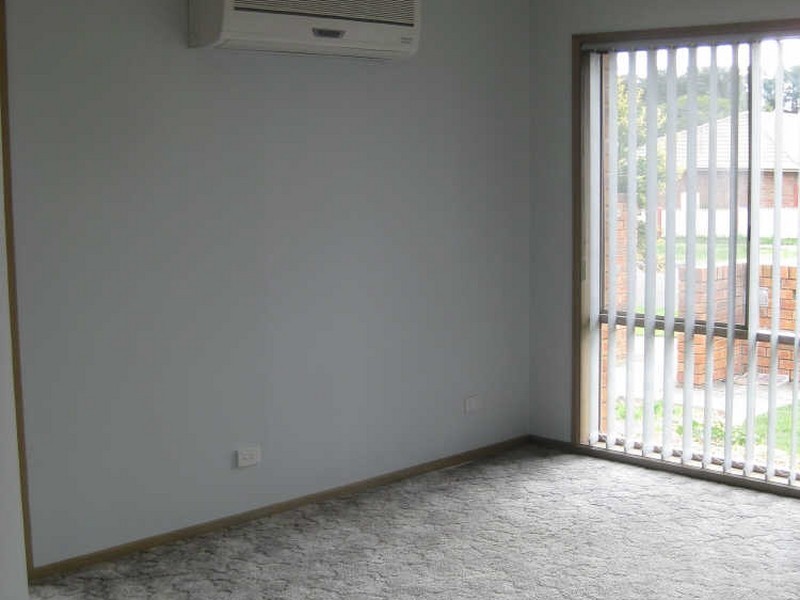 2/56 Elizabeth Street, Cranbourne VIC 3977