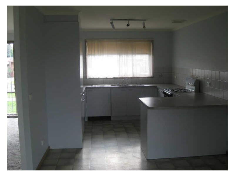 2/56 Elizabeth Street, Cranbourne VIC 3977