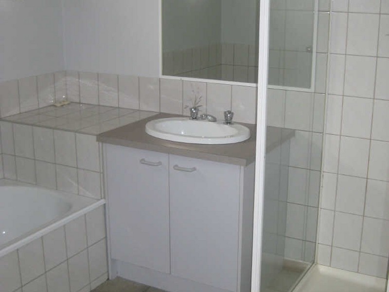 2/56 Elizabeth Street, Cranbourne VIC 3977