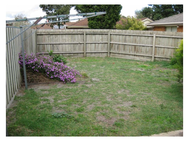 2/56 Elizabeth Street, Cranbourne VIC 3977