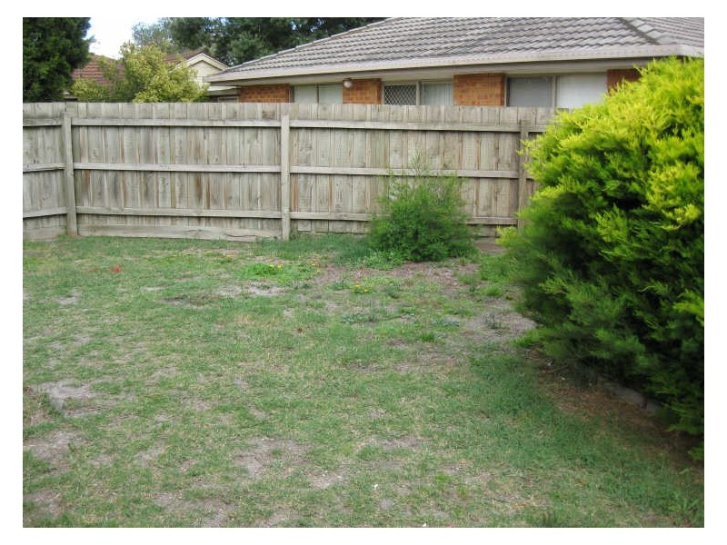 2/56 Elizabeth Street, Cranbourne VIC 3977