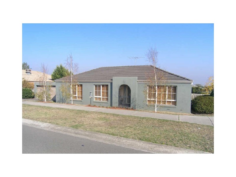 139 Bemersyde Drive, Berwick VIC 3806