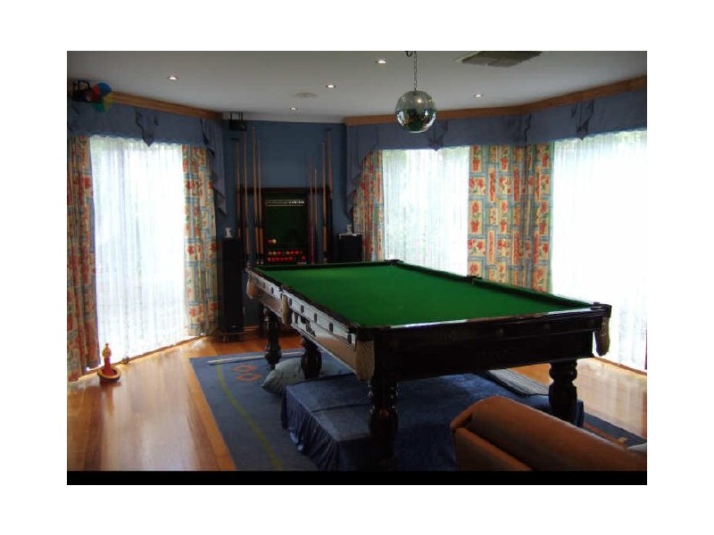 24 Regent Close, Berwick VIC 3806