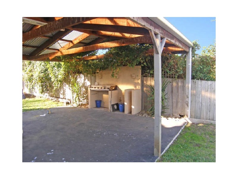 9 Harmon Close, Berwick VIC 3806