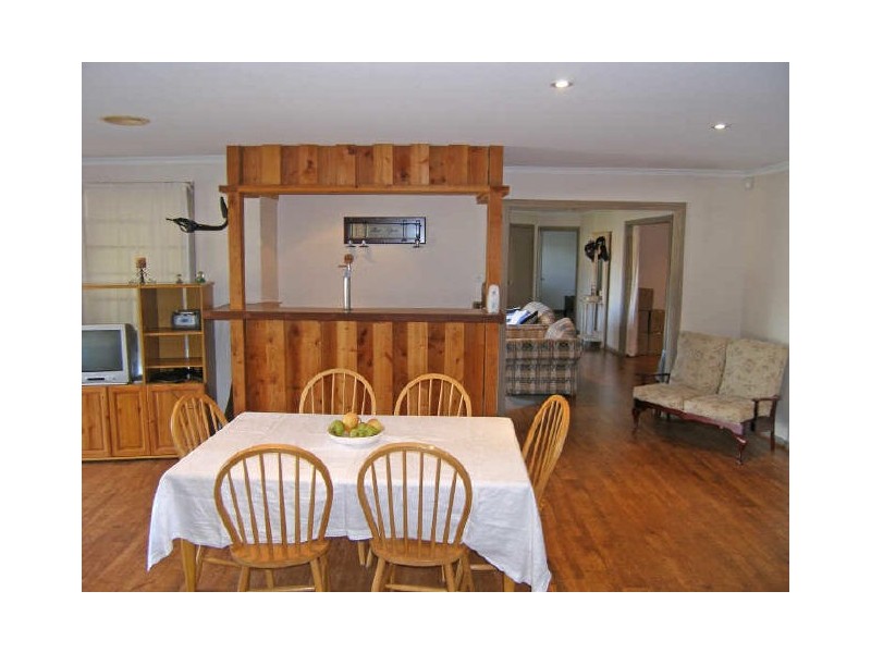 9 Harmon Close, Berwick VIC 3806