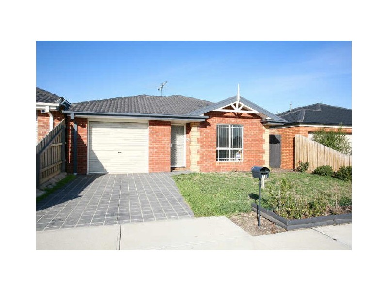 71 Melzak Way, Berwick VIC 3806